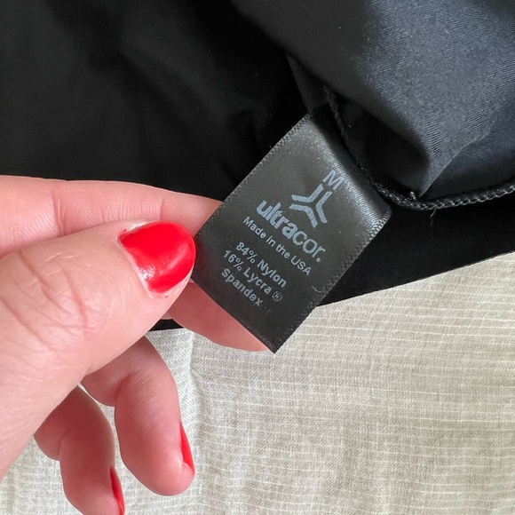 Ultracor Cropped Shirt - Picture 4 of 4